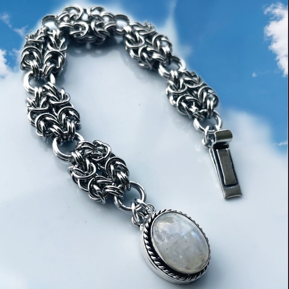 Maille stainless steel moonstone bracelet . Handmade chain & moonstone gem clasp - Picture 3 of 12